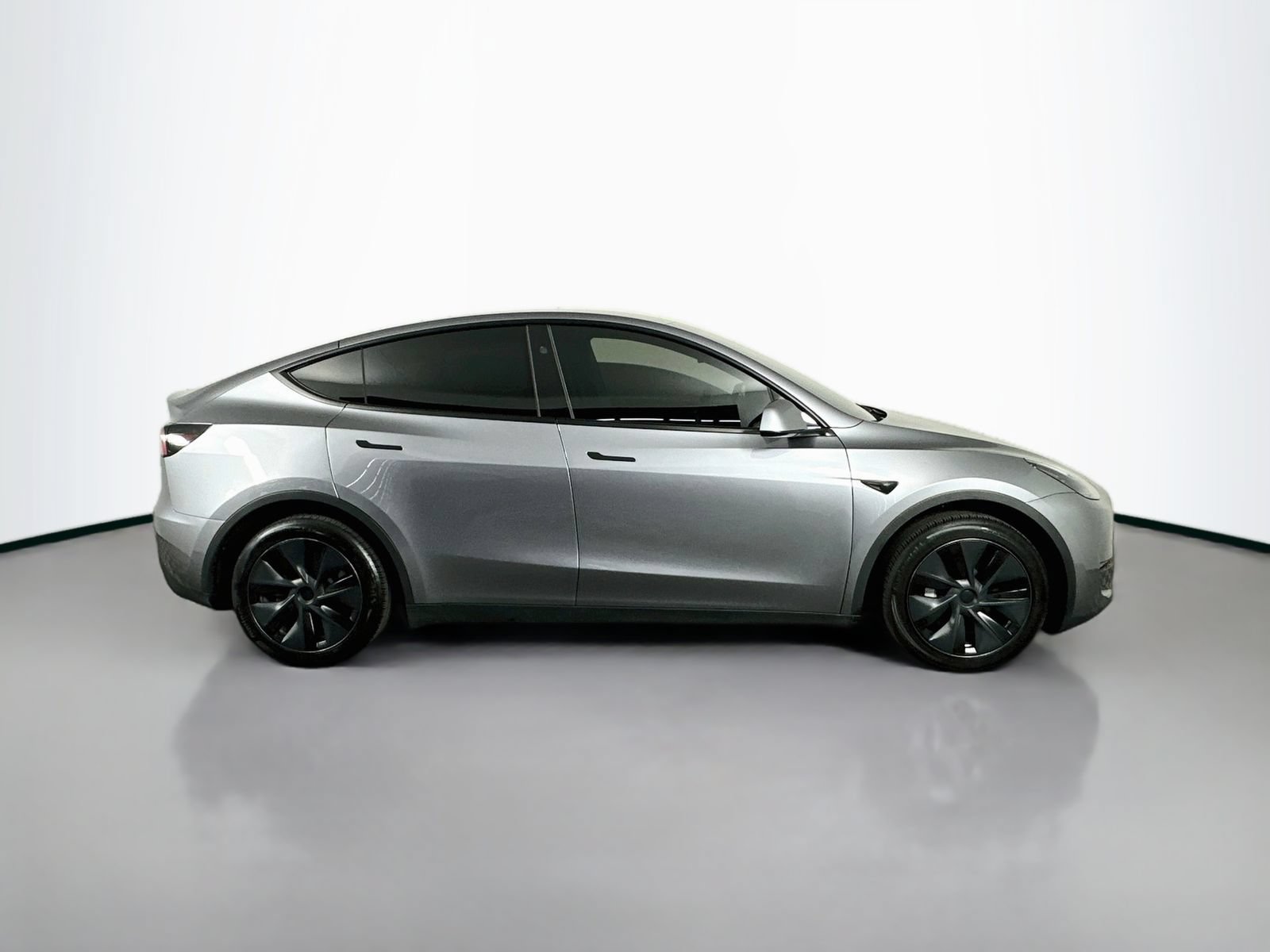 Used 2024 Tesla Model Y Long Range AWD/4WD image 9