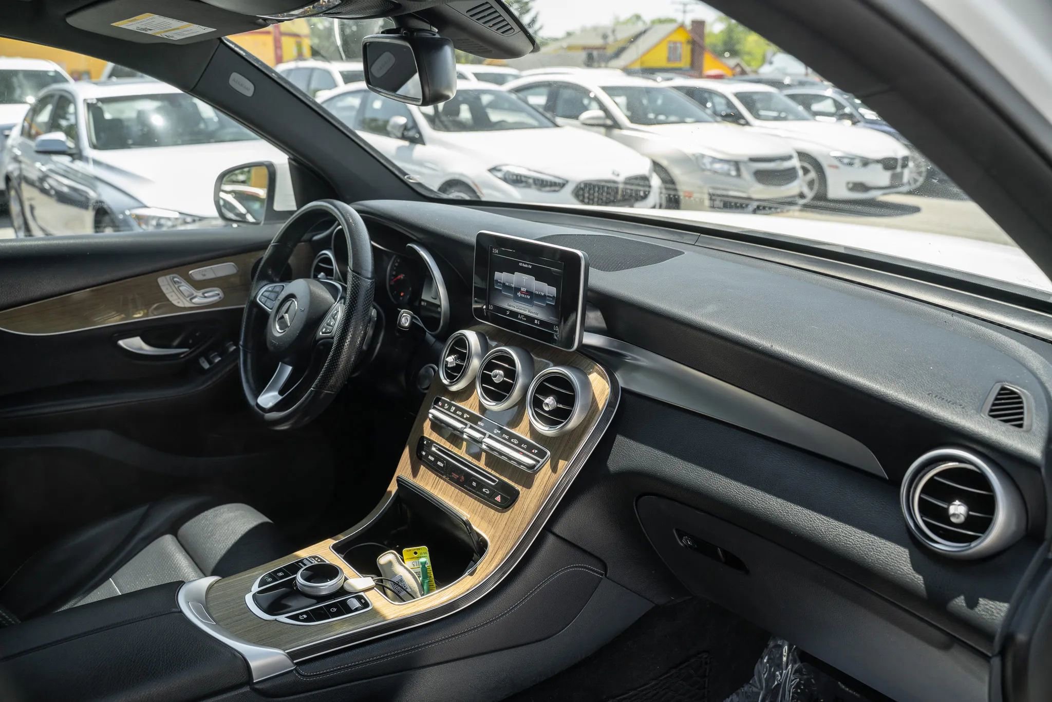Used 2019 Mercedes-Benz GLC 300 4MATIC image 13