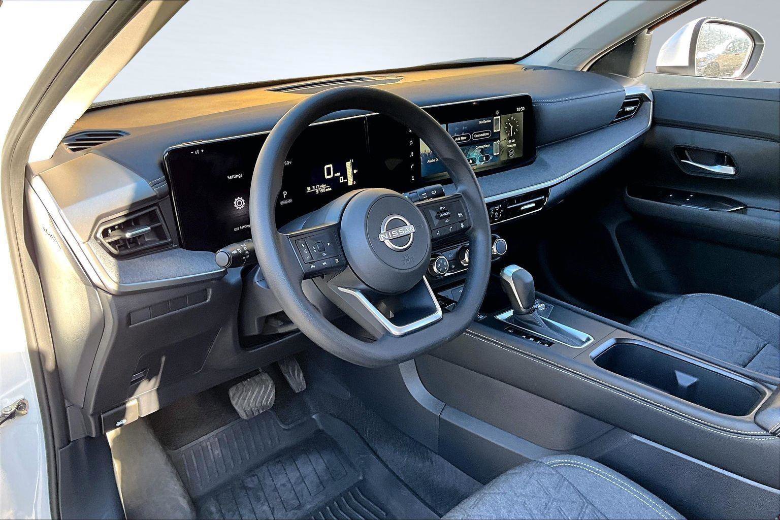 Used 2025 Nissan Kicks SV image 15