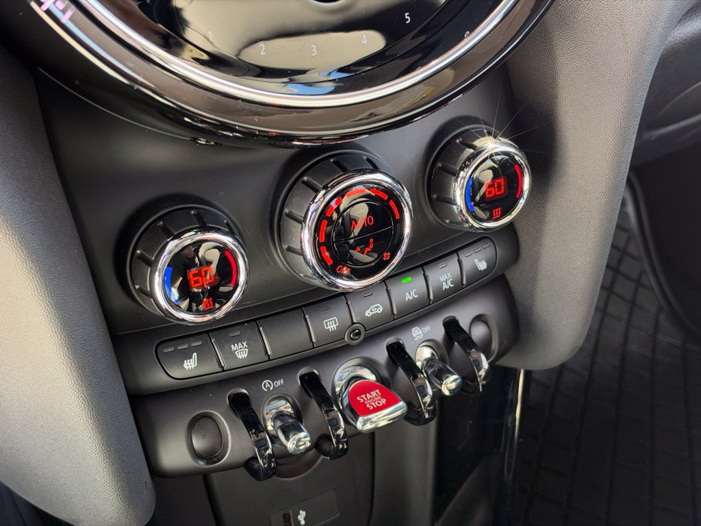 Used 2024 MINI Cooper 2-Door Hardtop FWD image 19