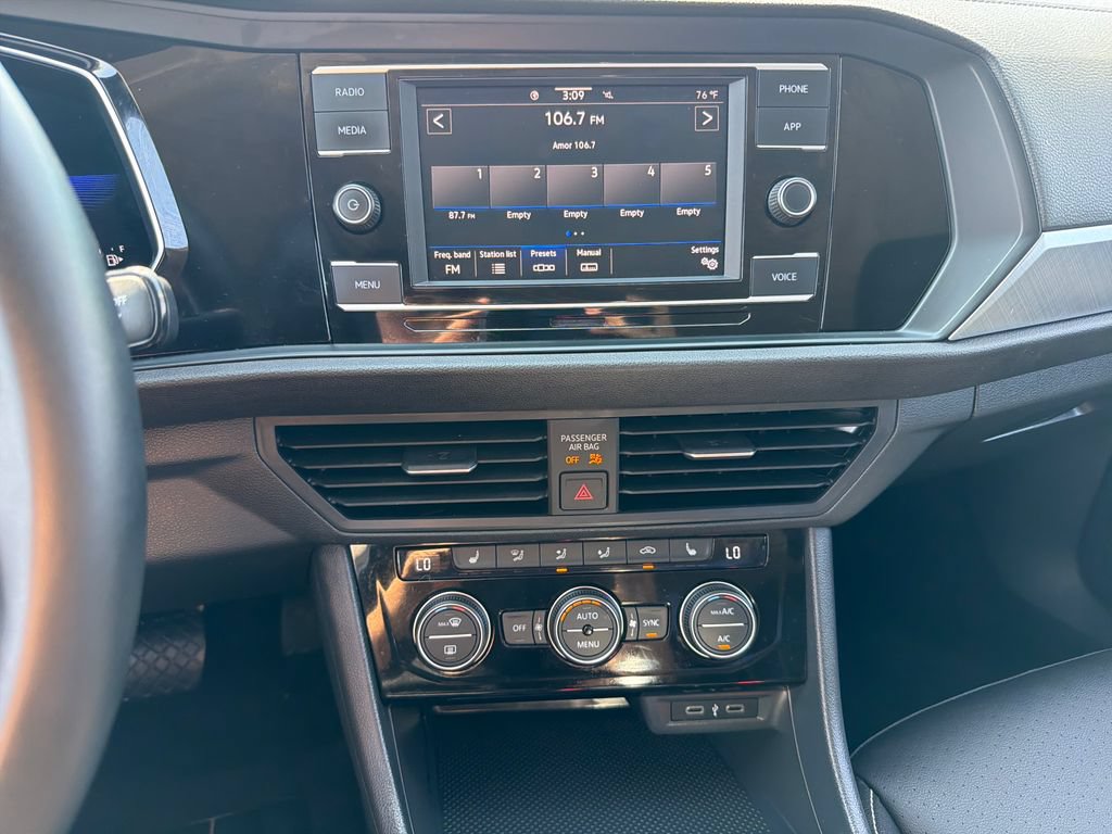 Certified 2023 Volkswagen Jetta SE FWD image 15
