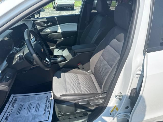 Certified 2025 Chevrolet Trax LT w/ Driver Confidence Package FWD image 27