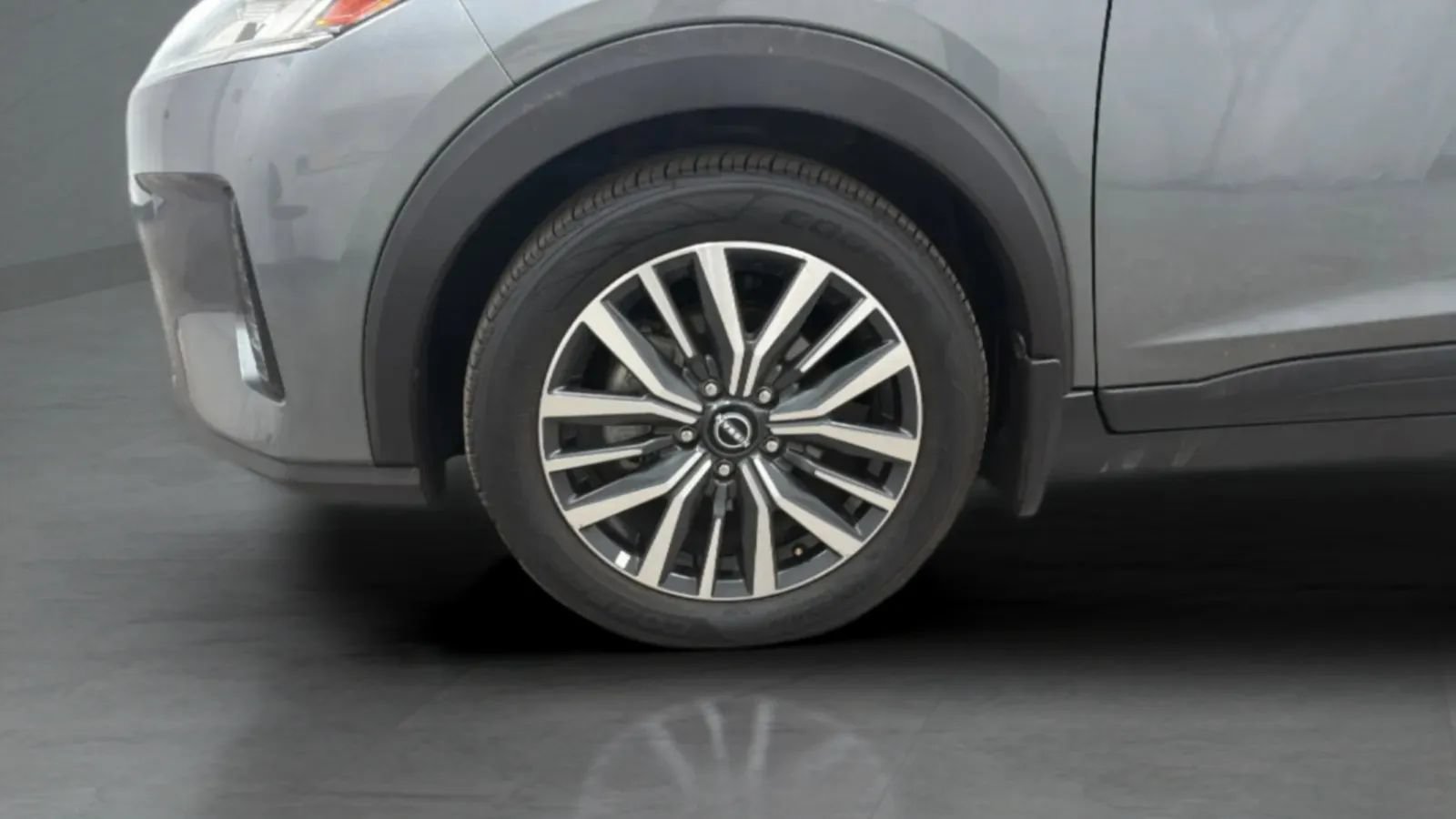 Used 2022 Nissan Kicks SV FWD image 29