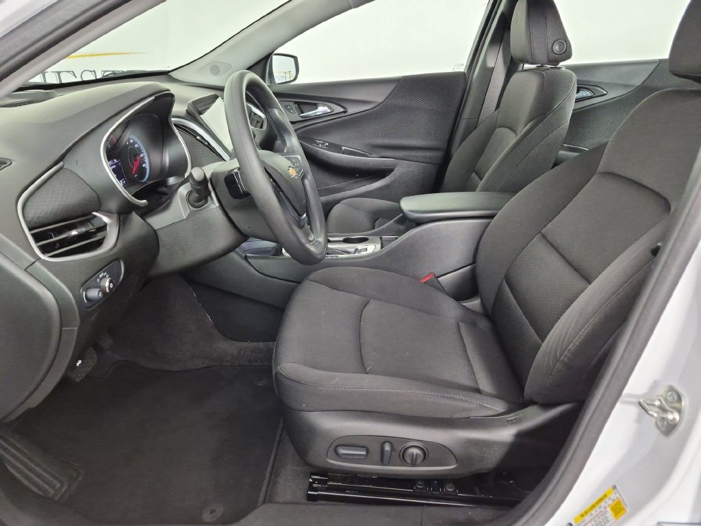 Used 2024 Chevrolet Malibu LS w/ Driver Confidence Package FWD image 16