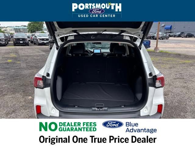 Used 2022 Ford Escape SEL w/ SEL Stealth AWD Package image 13