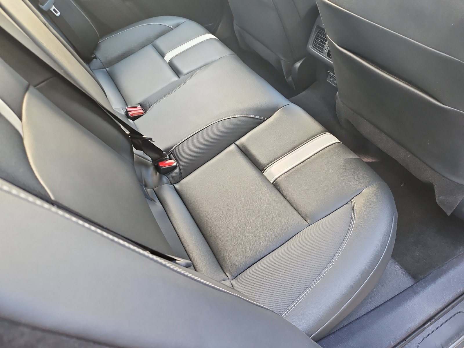 Used 2025 Toyota Camry SE FWD image 29