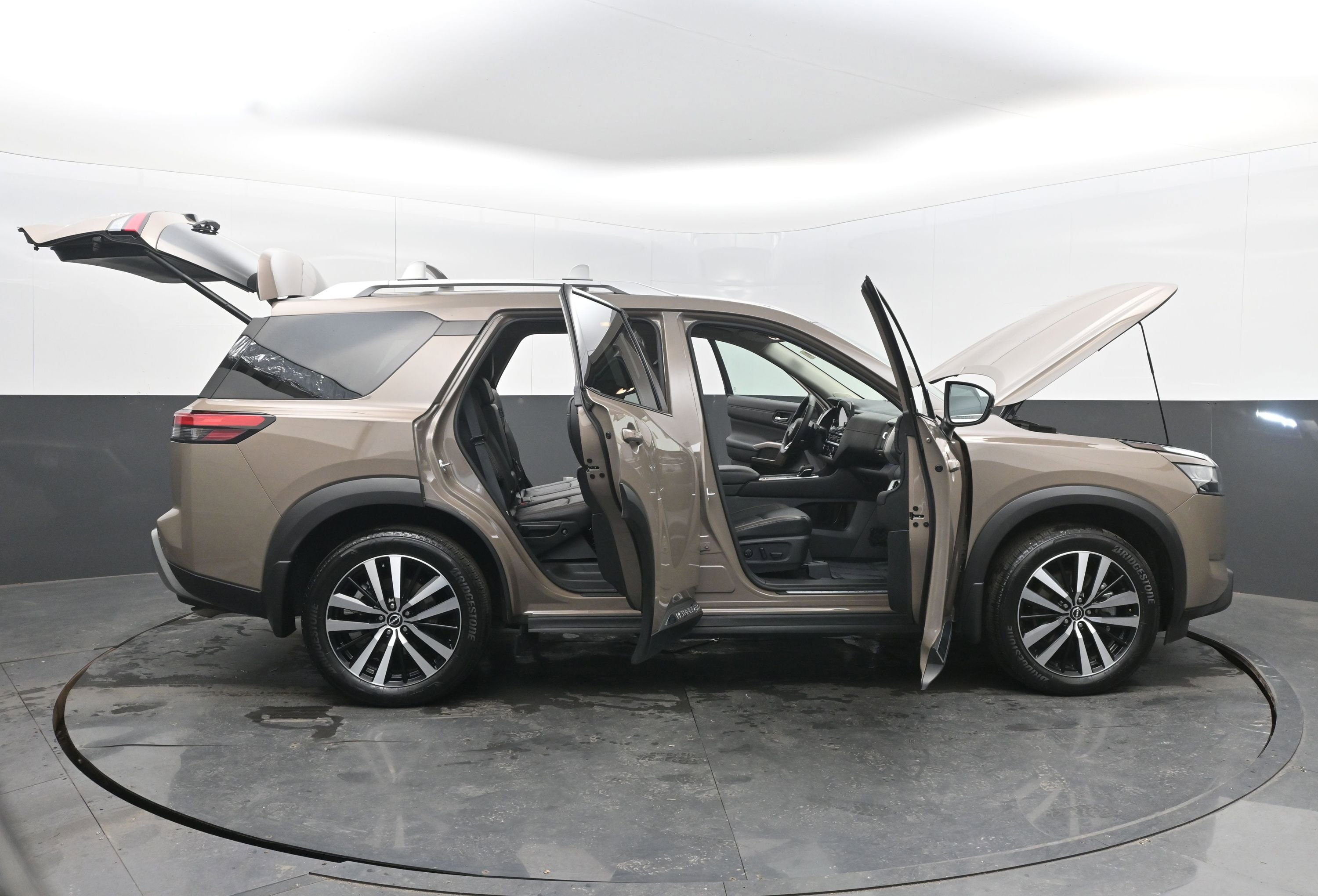 Certified 2024 Nissan Pathfinder Platinum w/ Cargo Package image 46