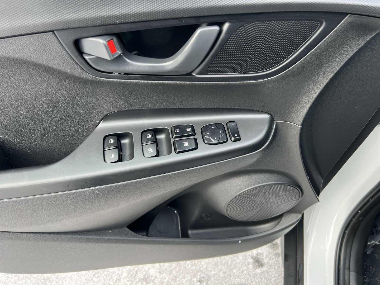 Used 2023 Hyundai Kona SEL image 15