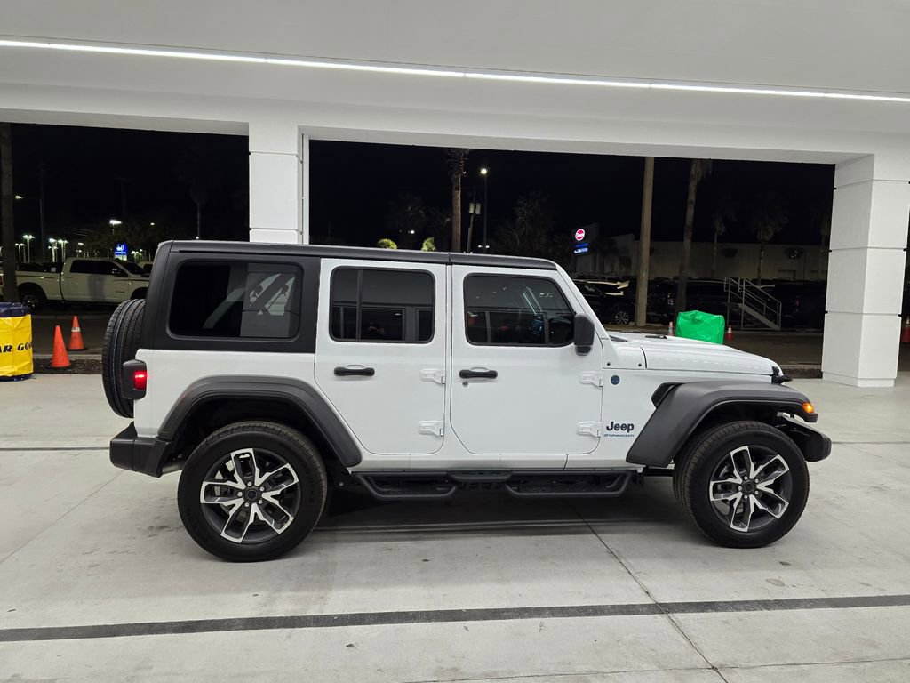 Used 2025 Jeep Wrangler Sport S image 8