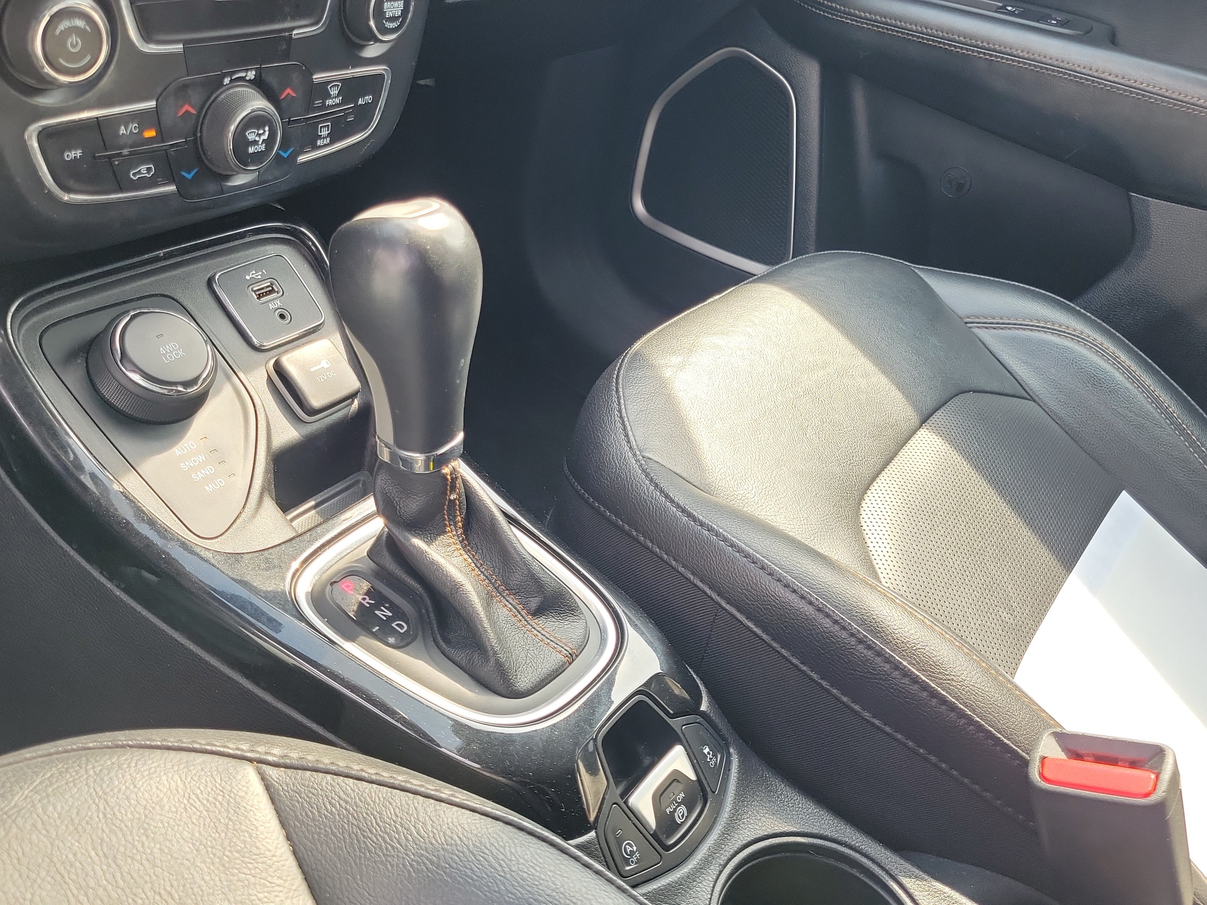 Used 2019 Jeep Compass Limited AWD/4WD image 29