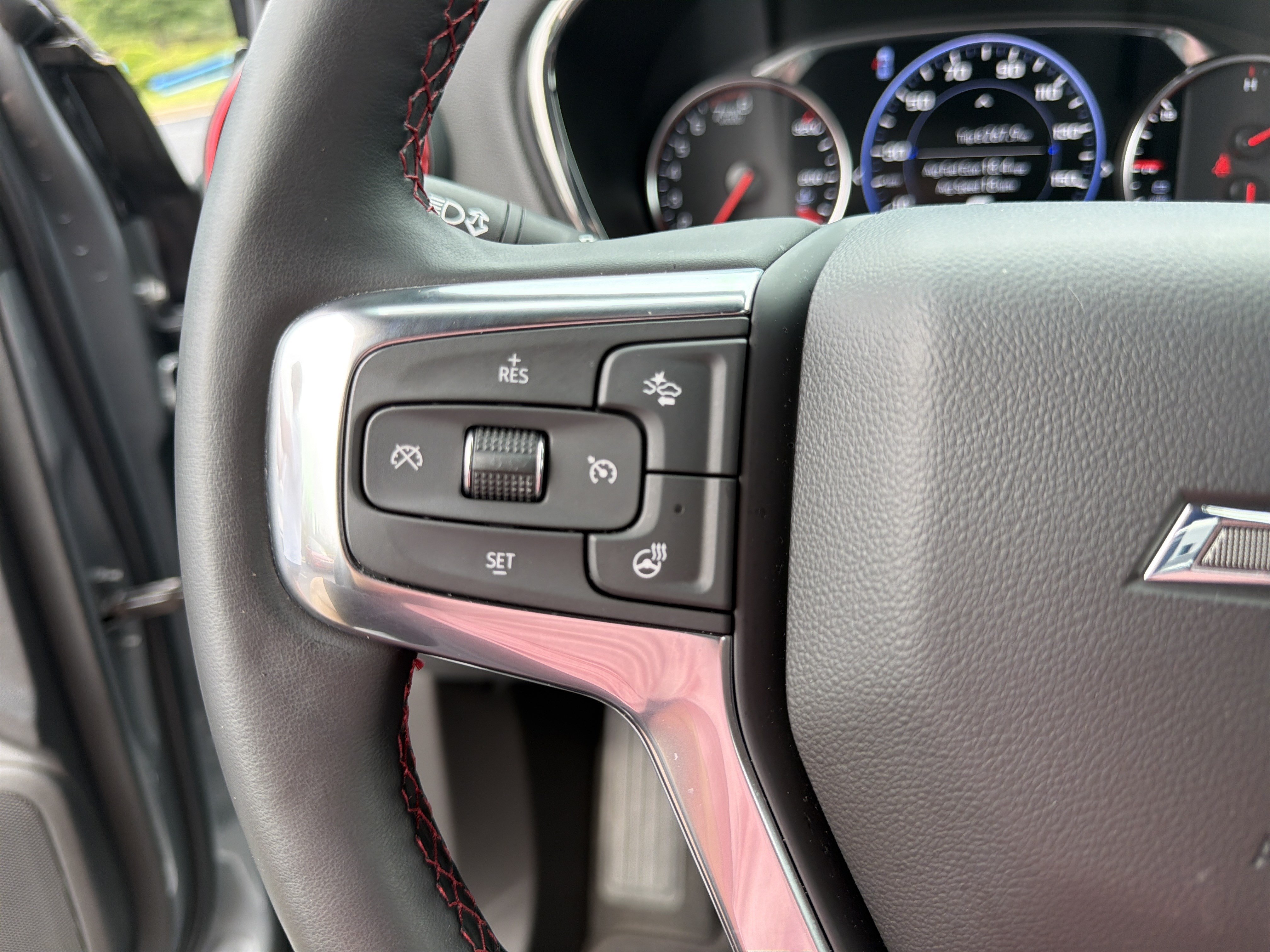 Used 2025 Chevrolet Blazer RS FWD image 27