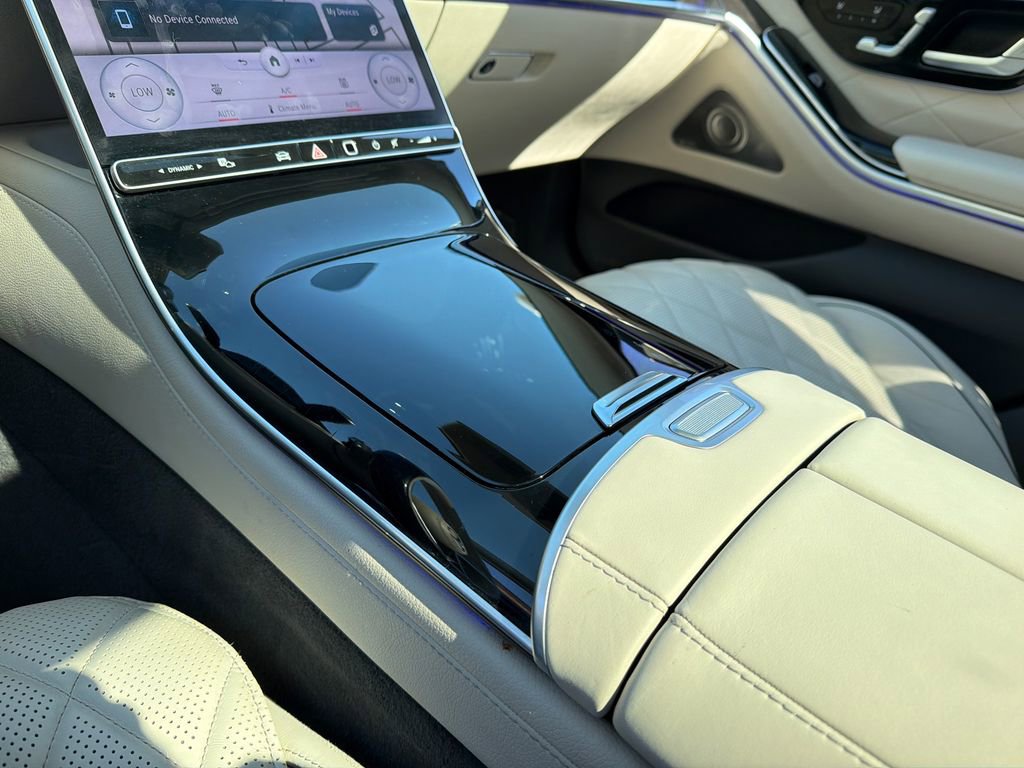 Used 2022 Mercedes-Benz S 580 4MATIC Sedan w/ 3D Technology Package image 30