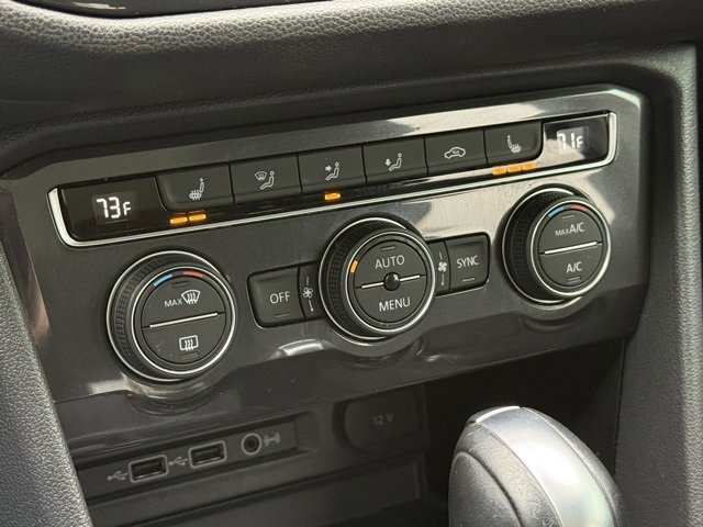 Used 2020 Volkswagen Tiguan SE image 28