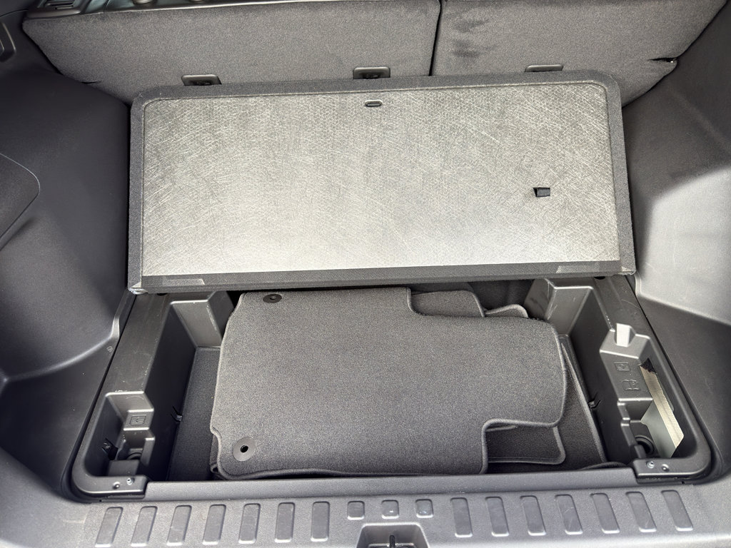 Used 2023 Chevrolet Equinox RS w/ RS Leather Package image 46