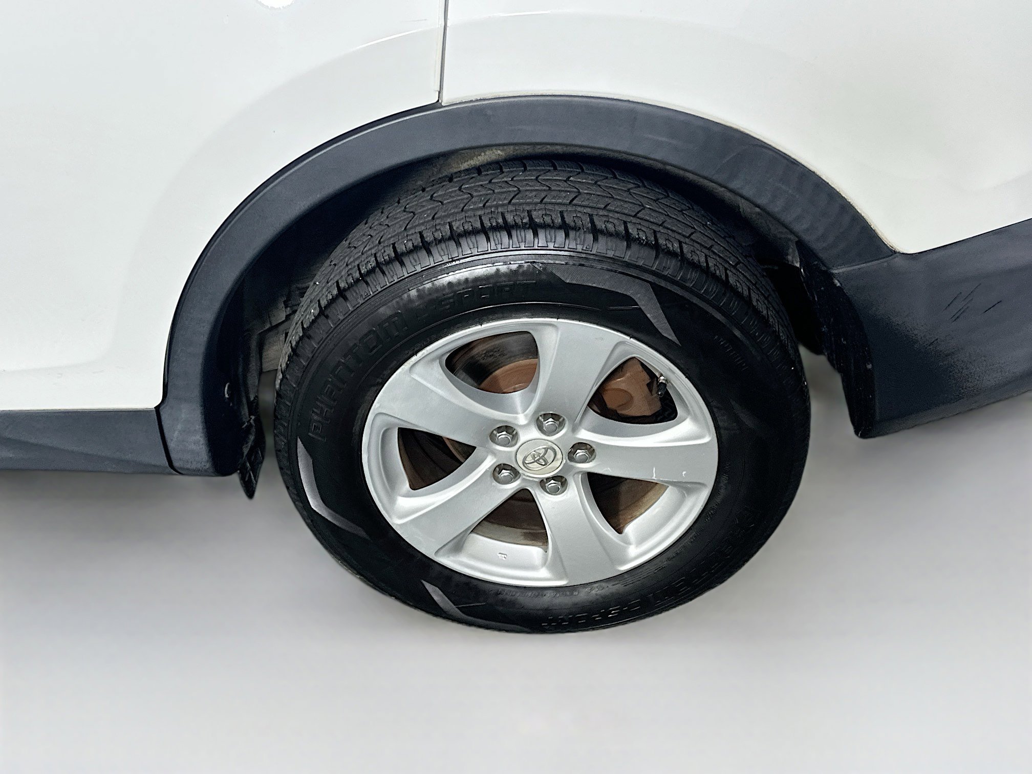 Used 2015 Toyota RAV4 LE FWD image 11