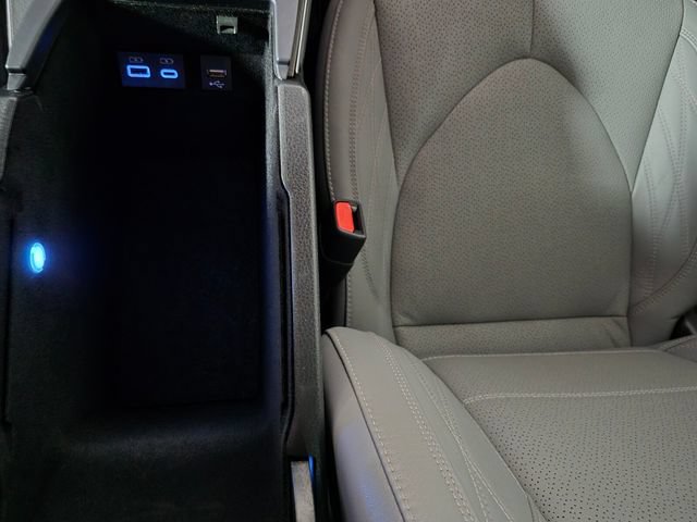 Certified 2022 Toyota Avalon Limited FWD image 28