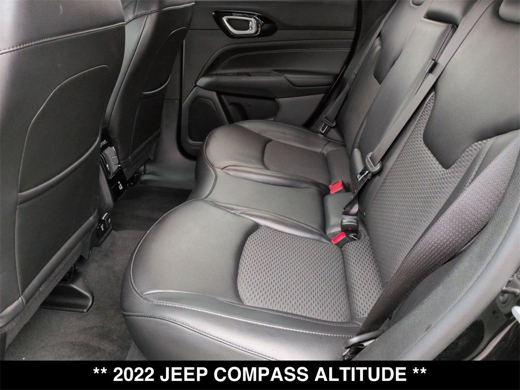 Used 2022 Jeep Compass Altitude w/ Convenience Group image 3