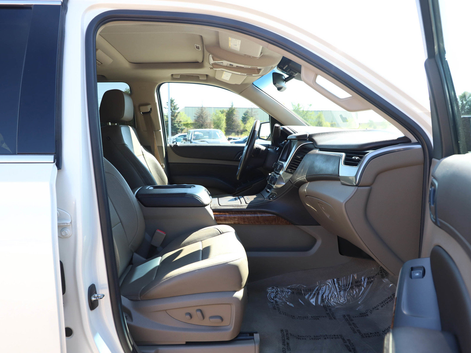 Used 2015 Chevrolet Tahoe LTZ AWD/4WD image 11