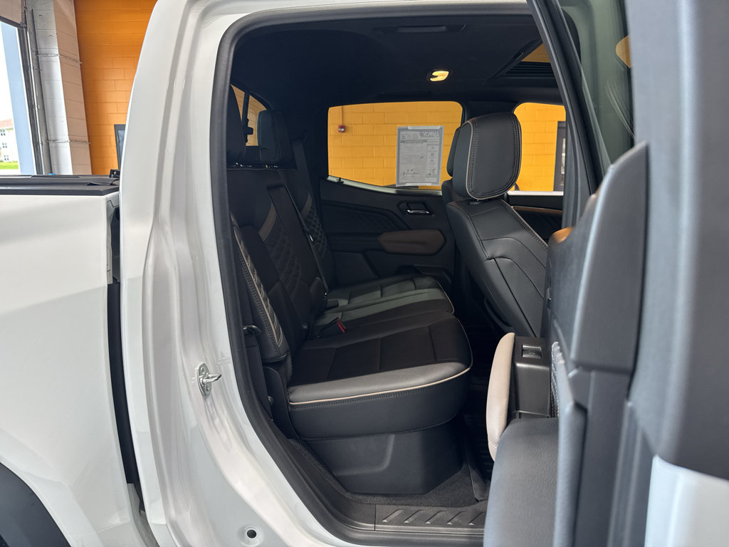 Used 2025 GMC Canyon Denali AWD/4WD image 20