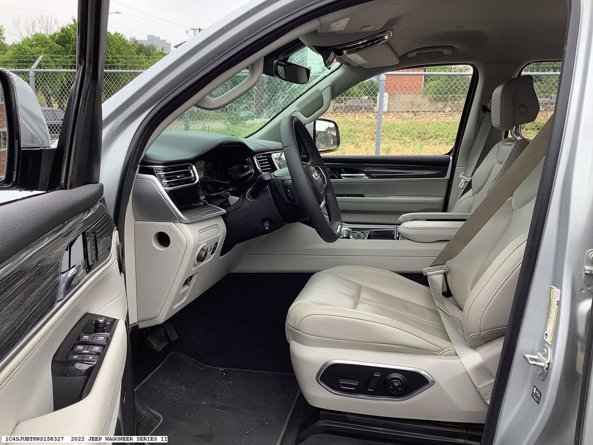 Used 2022 Jeep Wagoneer Series II RWD image 8