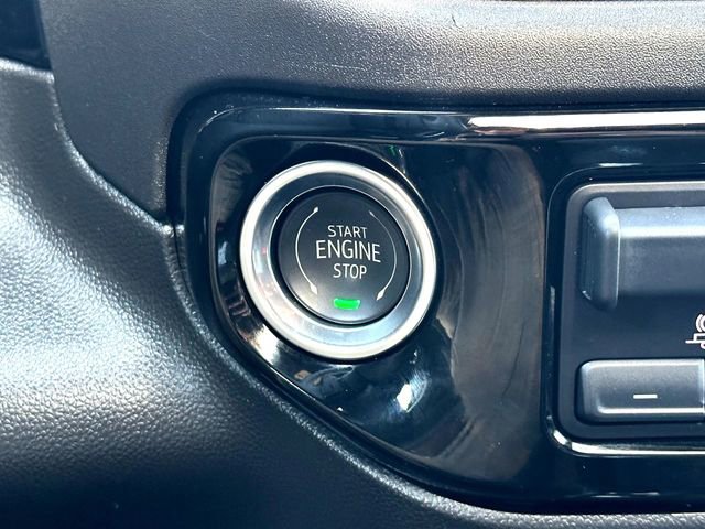 Used 2025 Chevrolet Silverado 1500 ZR2 w/ Technology Package AWD/4WD image 16