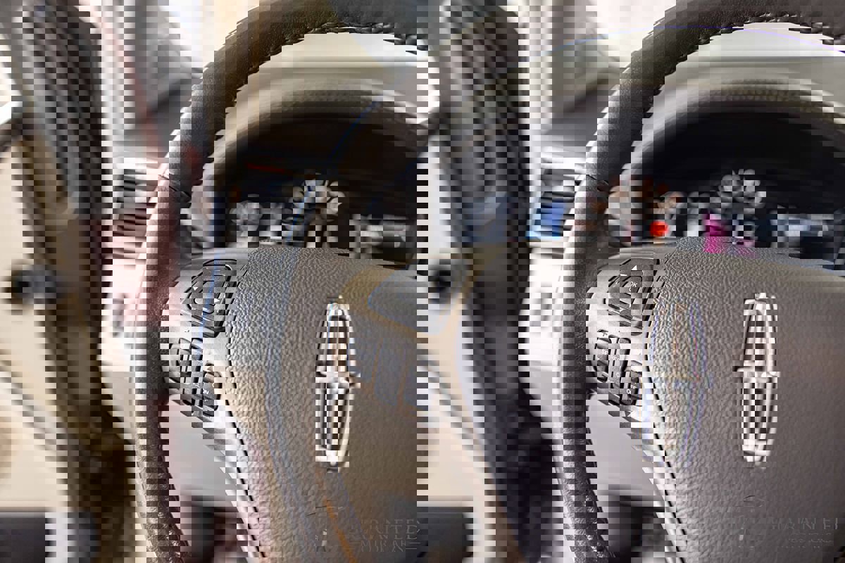 Used 2012 Lincoln MKX FWD image 24