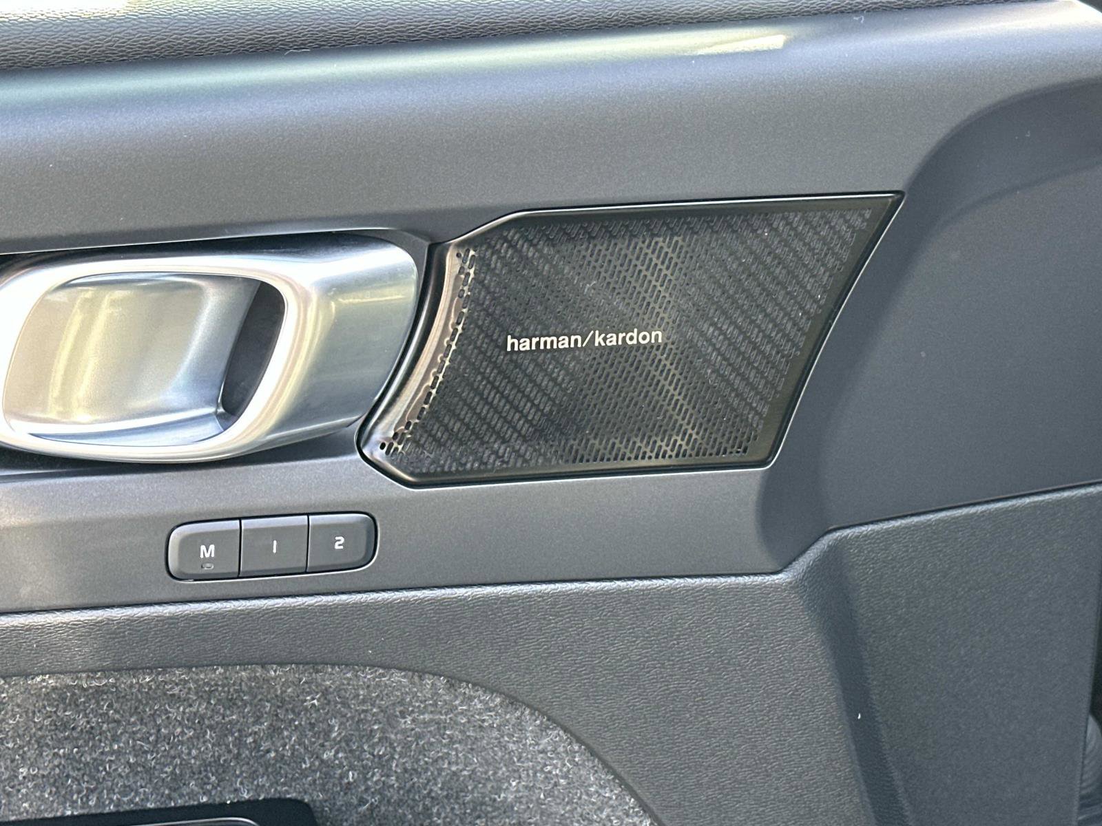 Certified 2021 Volvo XC40 P8 Recharge w/ Advanced Package image 16