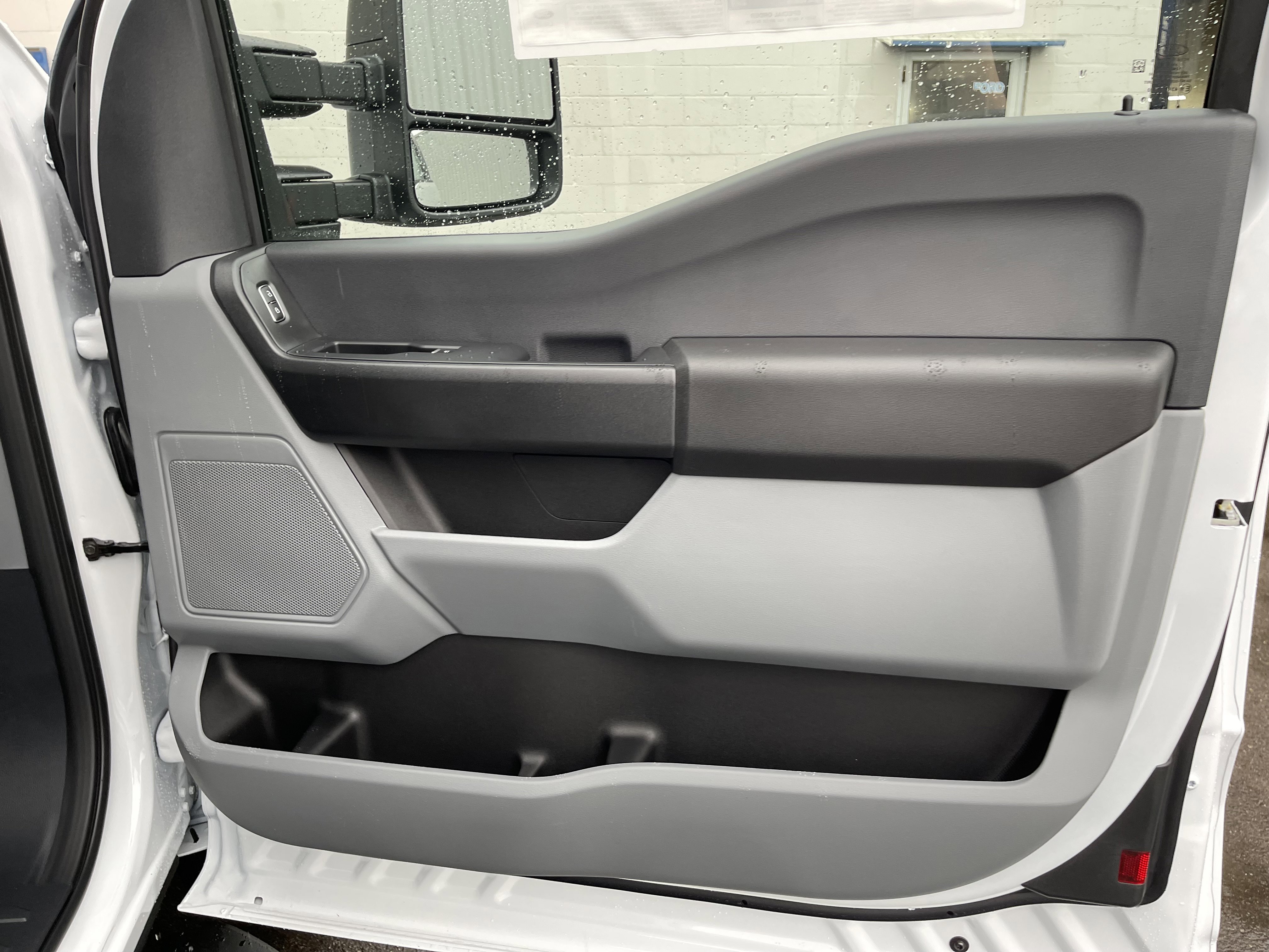 New 2026 Ford F250 XL w/ XL Chrome Package image 38