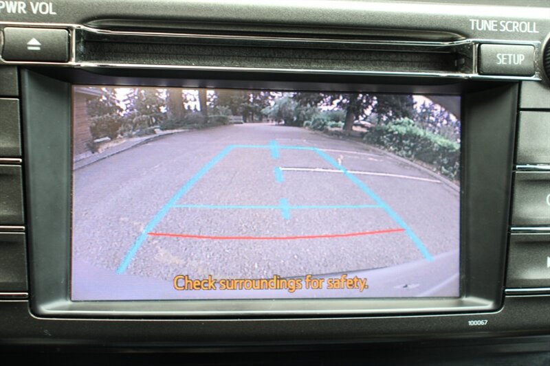 Used 2013 Toyota RAV4 XLE AWD/4WD image 9