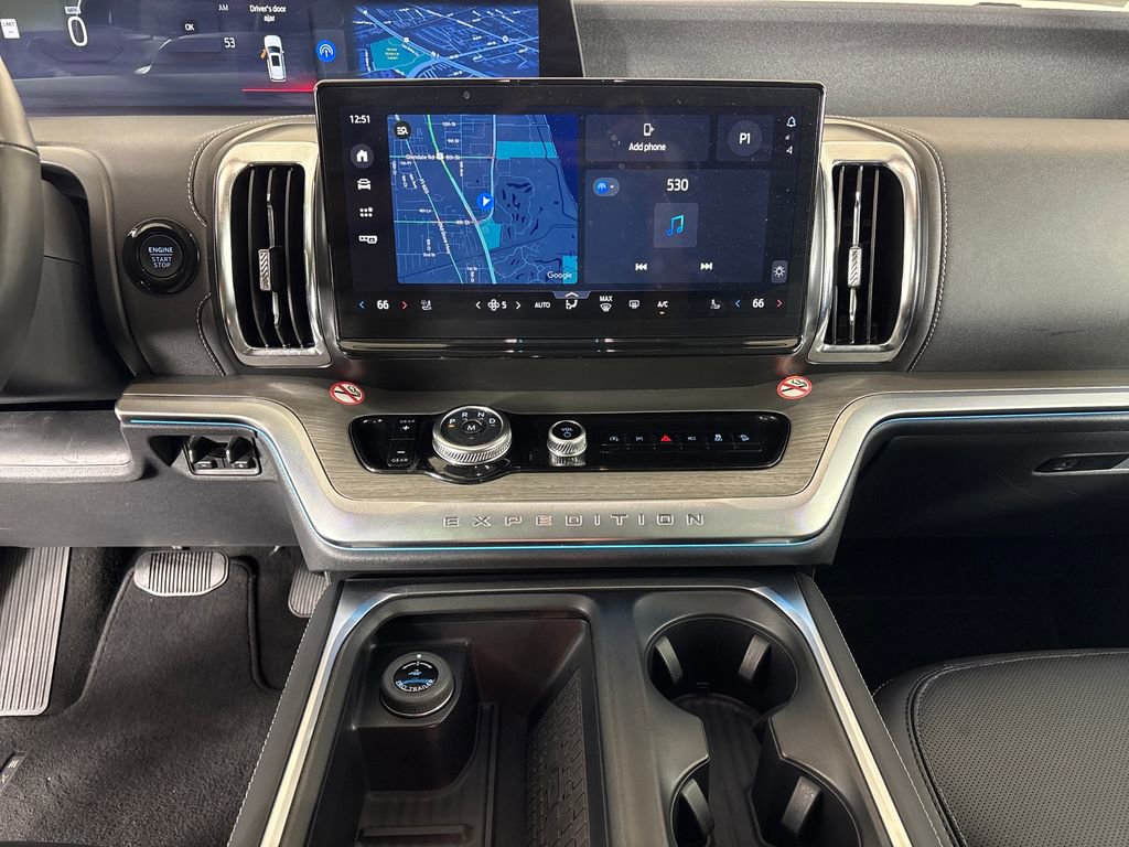 Certified 2025 Ford Expedition Platinum image 32