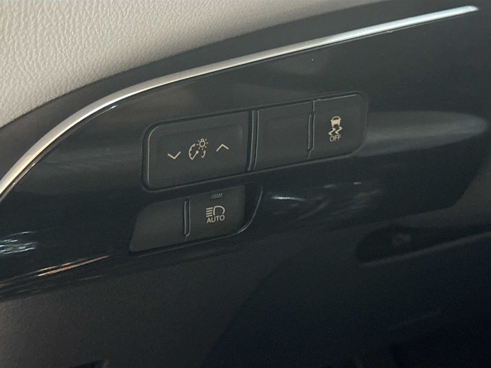 Used 2017 Toyota Prius Two image 16