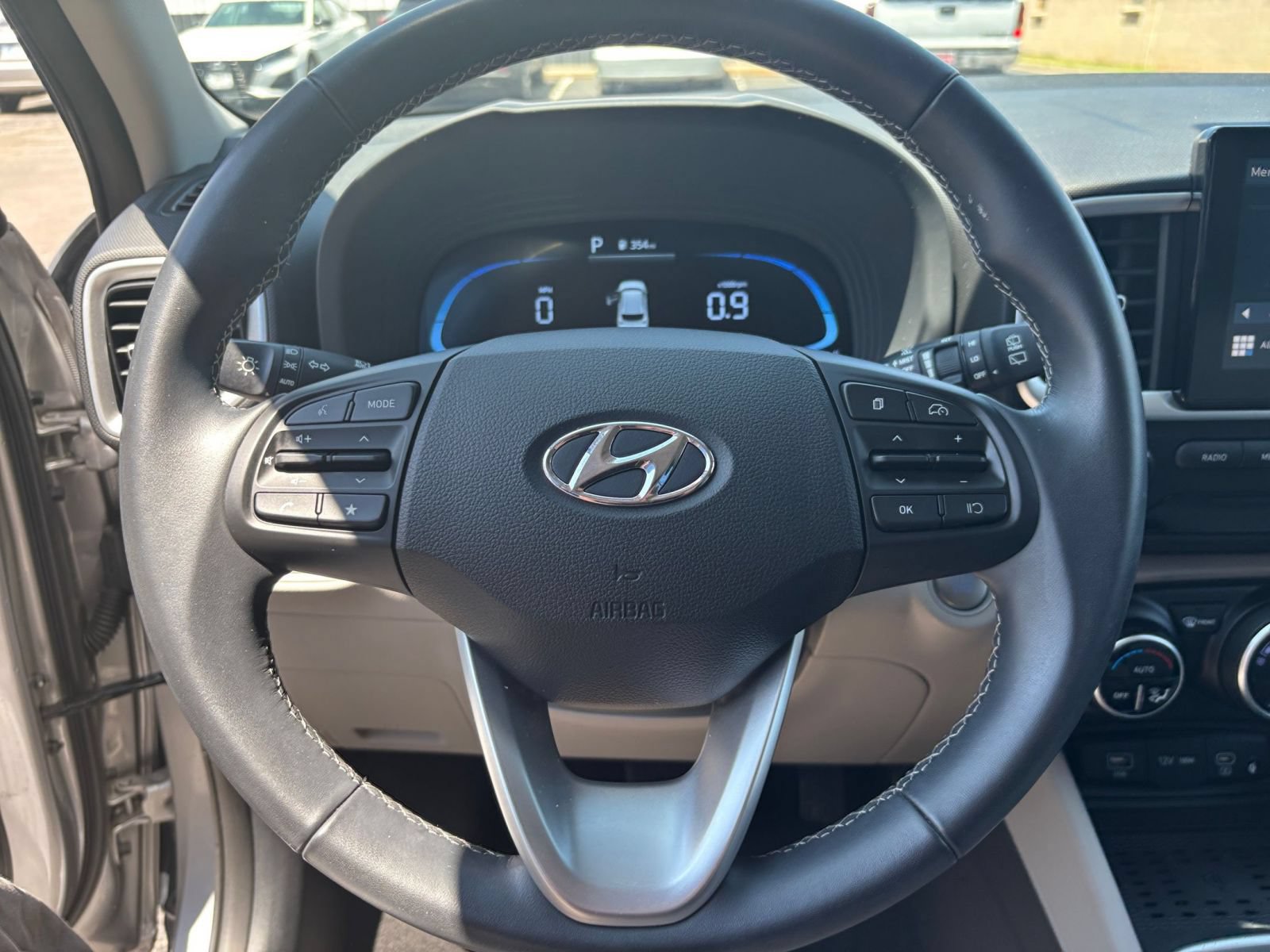 Used 2026 Hyundai Venue SEL FWD image 27