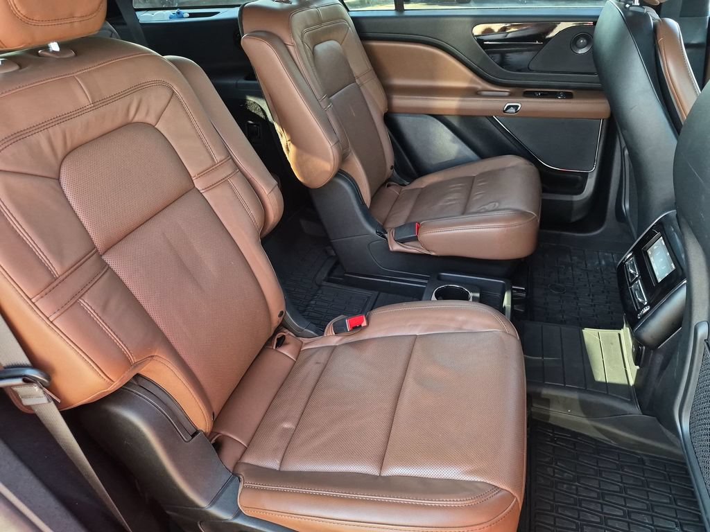 Used 2021 Lincoln Aviator Grand Touring w/ Elements Package Plus AWD/4WD image 30