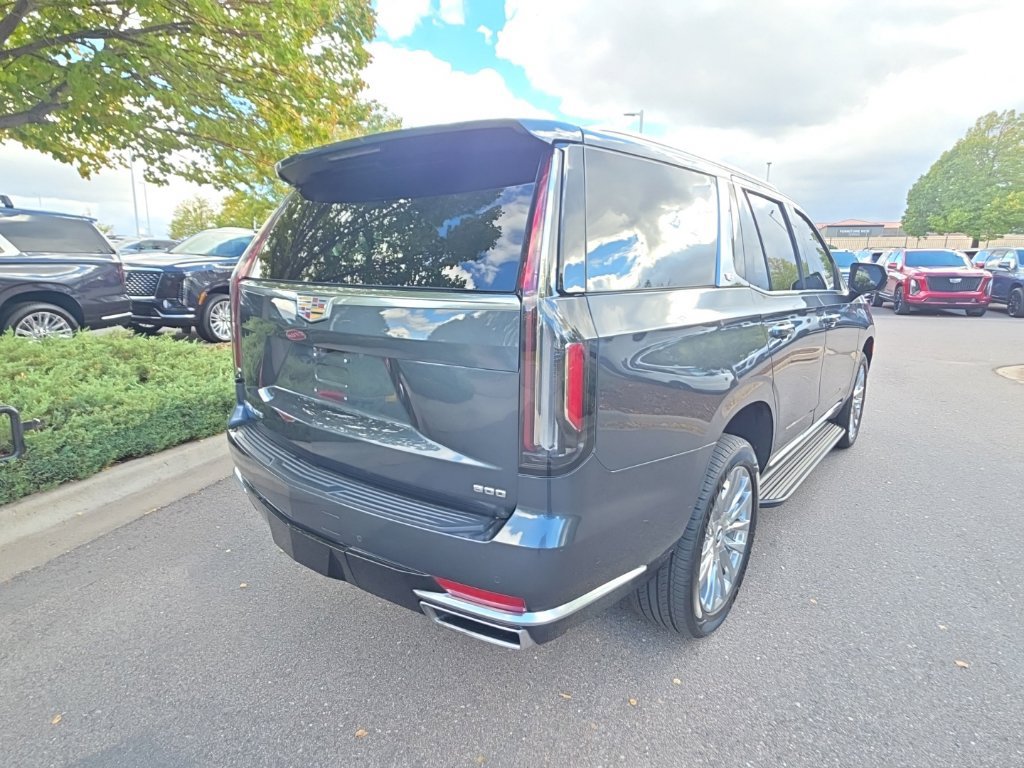 Used 2021 Cadillac Escalade Premium Luxury AWD/4WD image 5