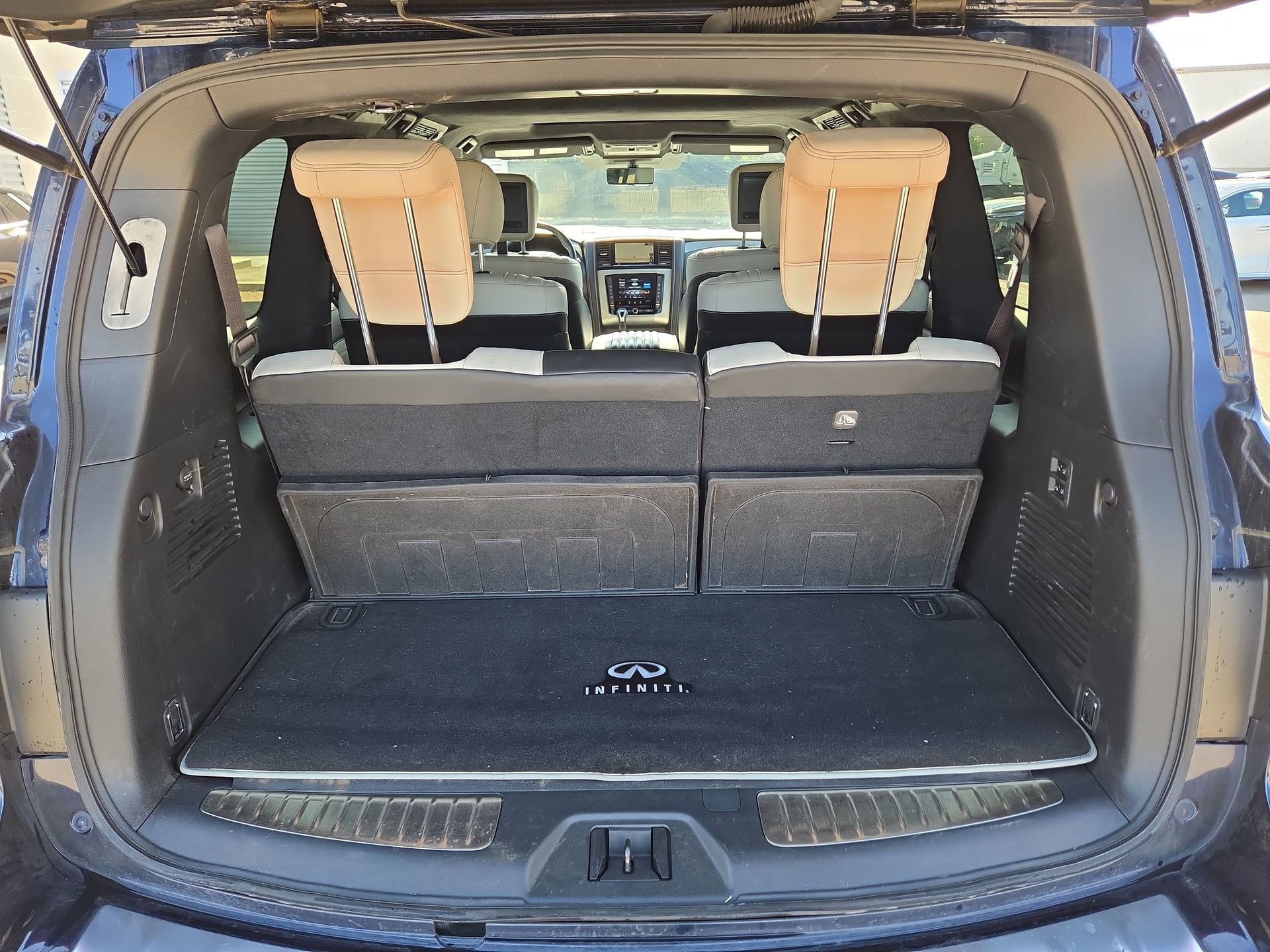 Used 2020 INFINITI QX80 Limited w/ All-Season Package AWD/4WD image 12
