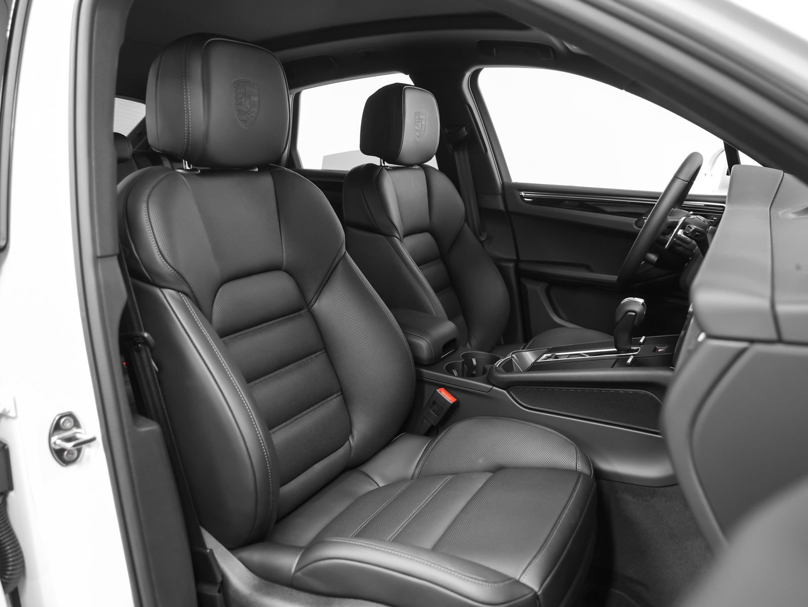 New 2026 Porsche Macan AWD/4WD image 20