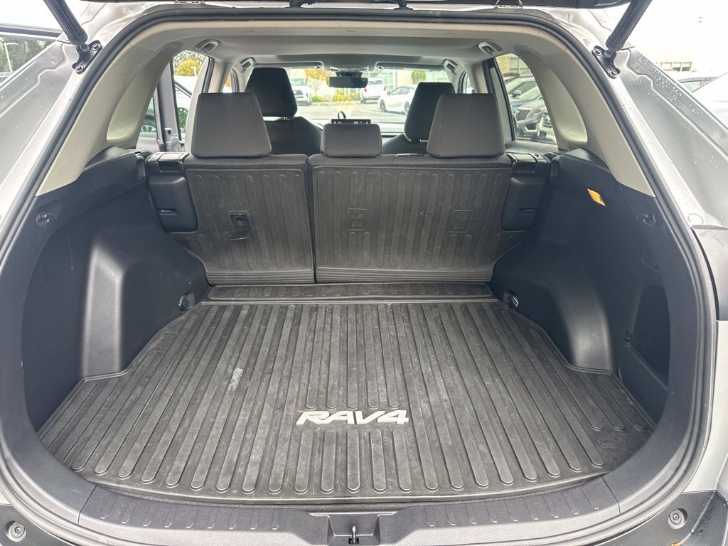 Used 2019 Toyota RAV4 XLE w/ Convenience Package AWD/4WD image 28