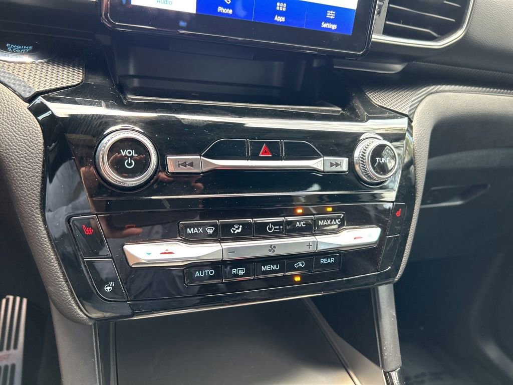 Used 2023 Ford Explorer ST image 31