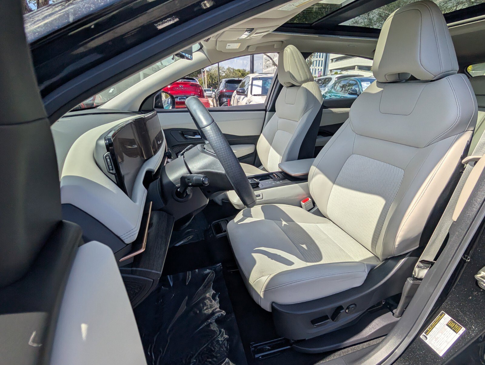 Certified 2024 Nissan Ariya AWD image 10