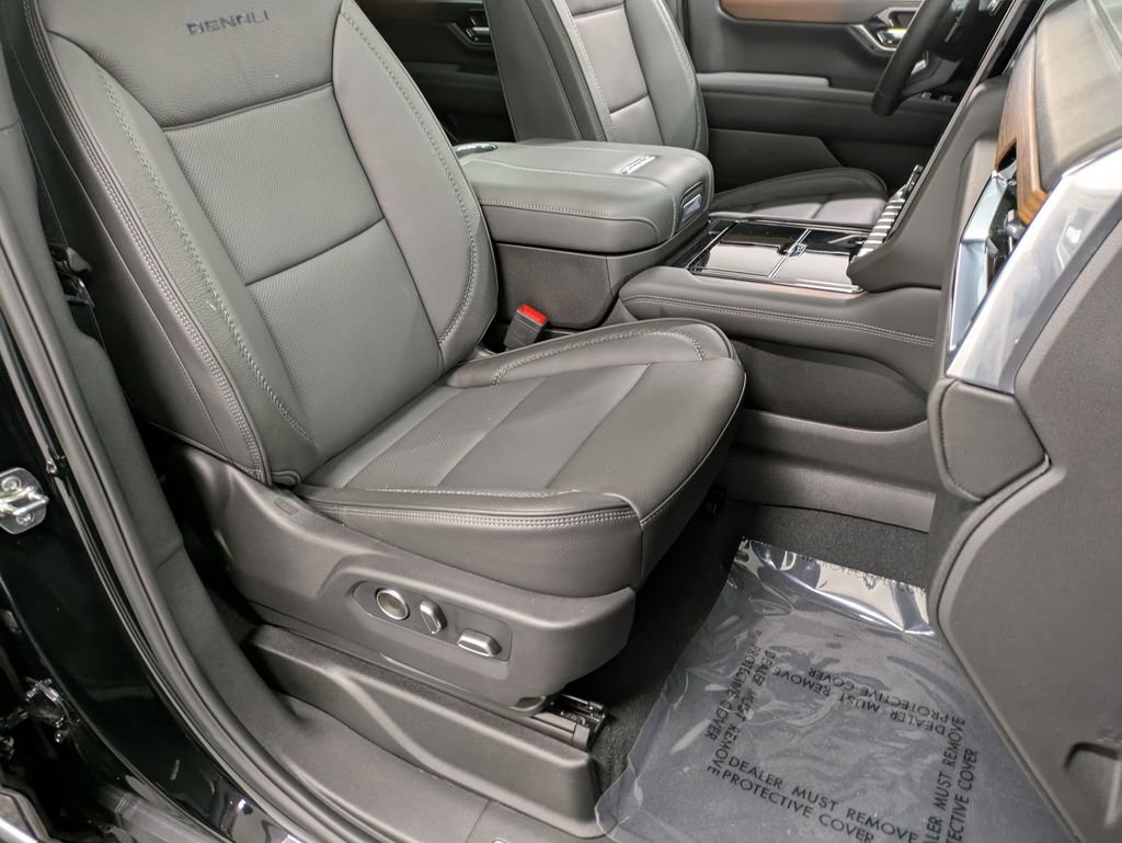 Used 2026 GMC Yukon XL Denali w/ Sun & Power Step Package AWD/4WD image 29