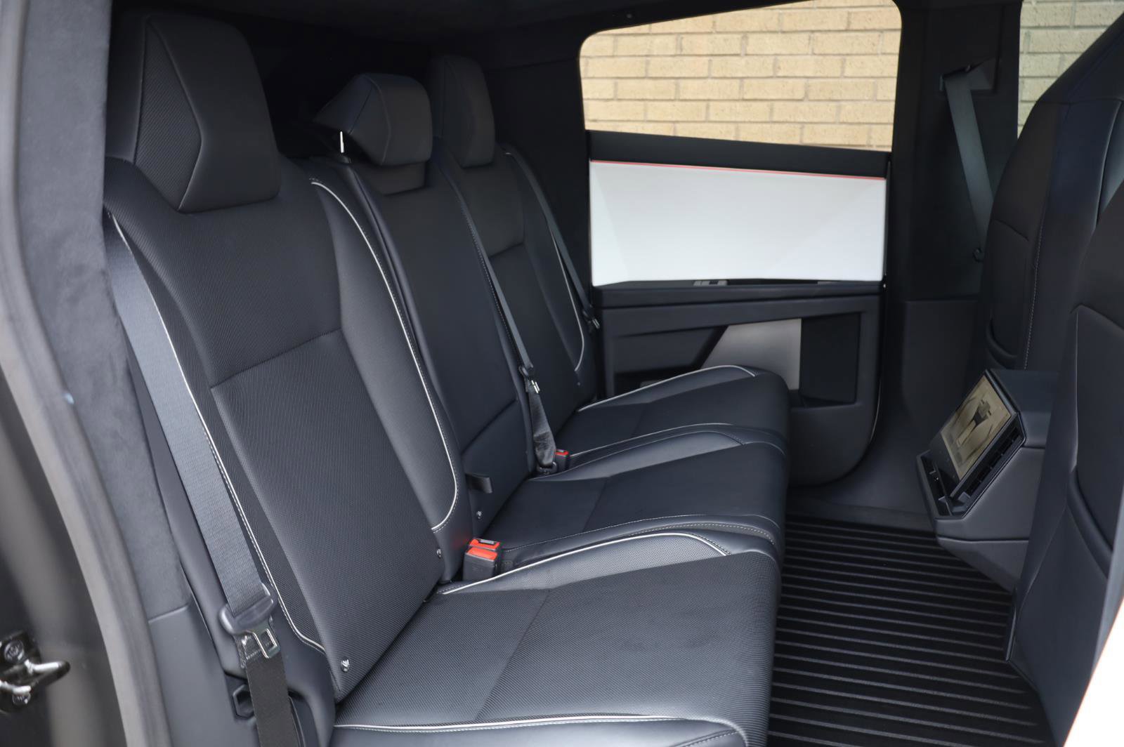 Used 2024 Tesla Cybertruck AWD Crew Cab image 24