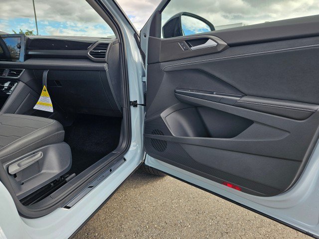 New 2027 Volkswagen Taos SE AWD/4WD image 12
