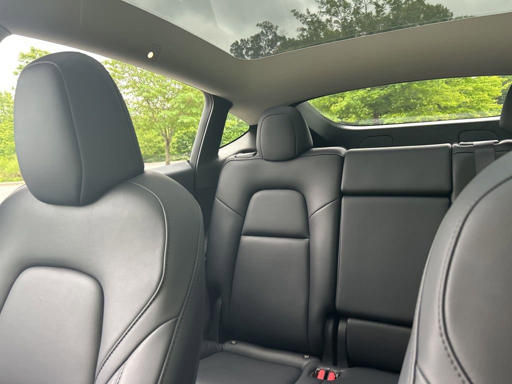 Used 2024 Tesla Model Y Long Range AWD/4WD image 30