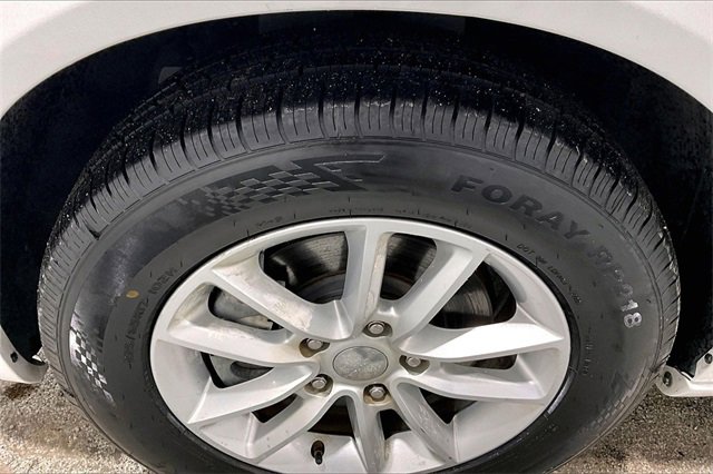 Used 2019 Dodge Grand Caravan SE w/ UConnect Hands-Free Group image 36