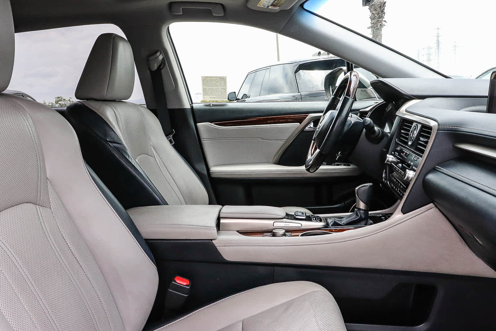 Used 2017 Lexus RX 350 FWD w/ Premium Package image 28