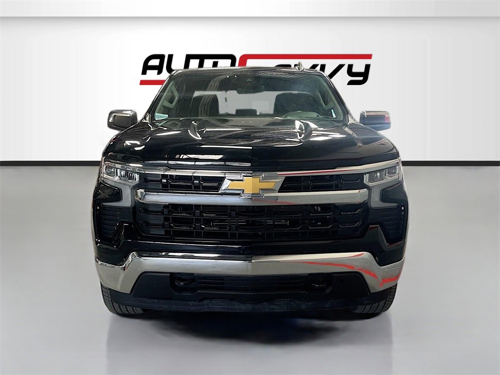 Used 2023 Chevrolet Silverado 1500 LT image 2