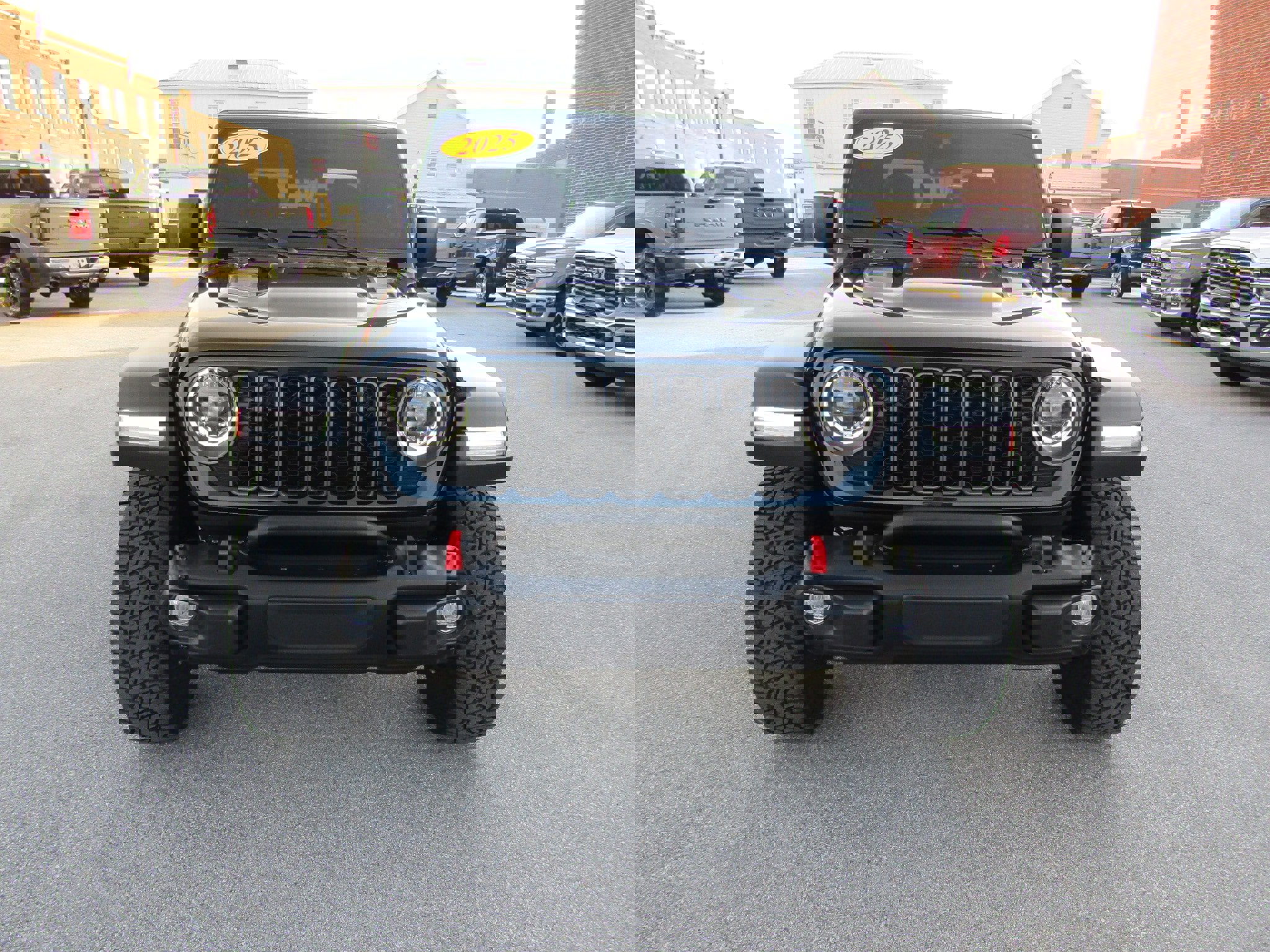 Used 2025 Jeep Gladiator Rubicon w/ Convenience Group image 8