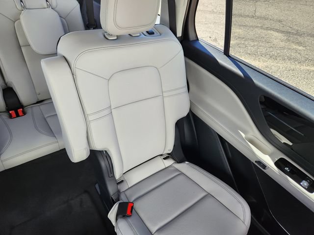 New 2026 Lincoln Aviator AWD w/ Jet Appearance Package image 14