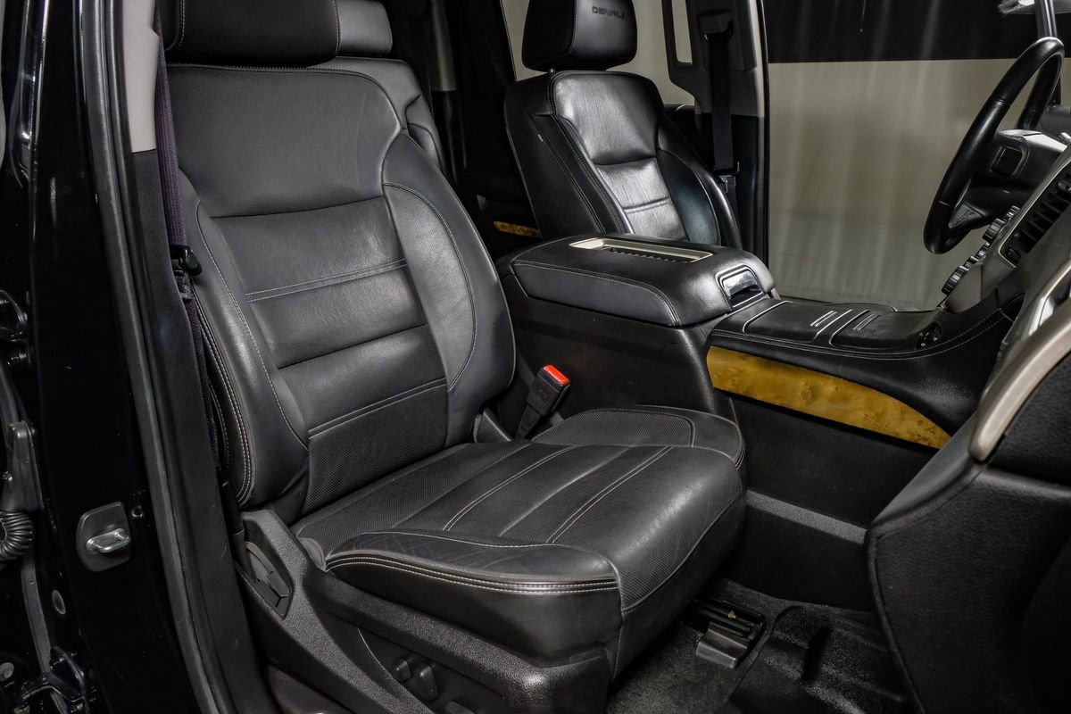 Used 2017 GMC Yukon XL Denali w/ Open Road Package AWD/4WD image 31