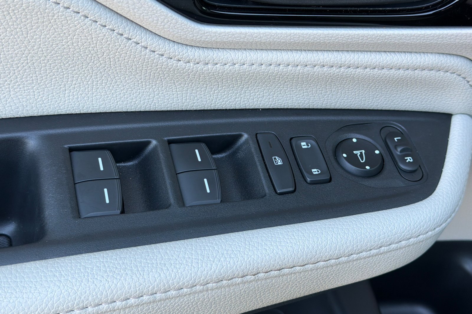 Used 2026 Honda Odyssey Touring image 14